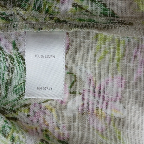 J.Jill 100% Tropical  Linen Floral Capris. Size M Petite - Picture 8 of 10